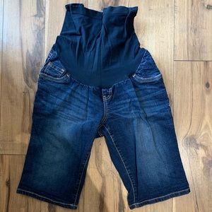 Maternity shorts